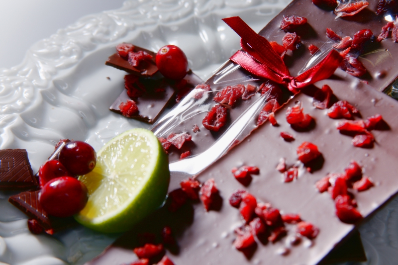 Tafelschokolade Zartbitter mit Cranberrys und Limette